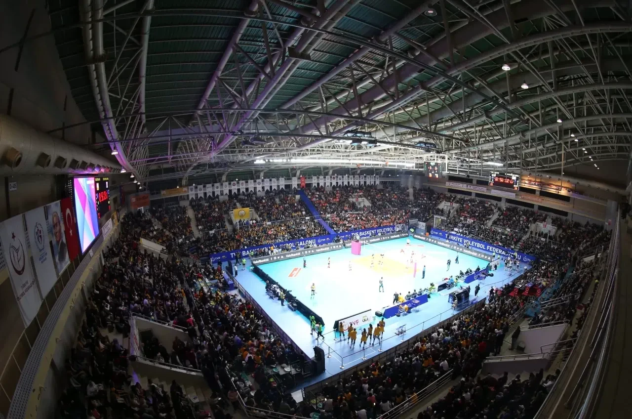 VakıfBank Eczacıbaşı CEV Şampiyonlar Ligi final maçı saat kaçta hangi kanalda?