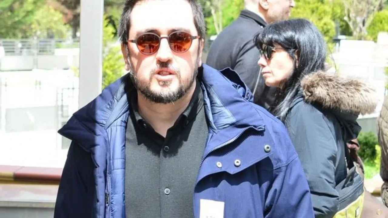Zerrin Özer ablası Tülay Özer’in cenazesinde fenalaştı! Zerrin Özer’in sağlık durumu 