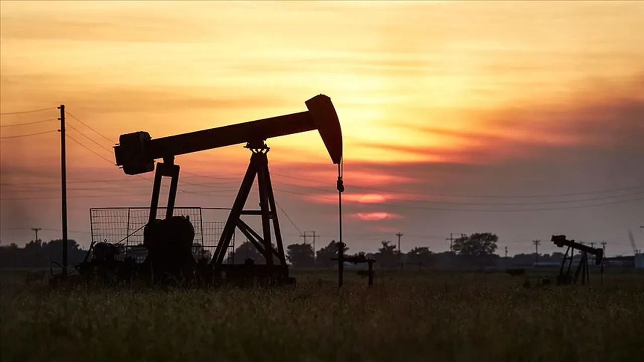 ABD'nin acil petrol stoku hızla eriyor