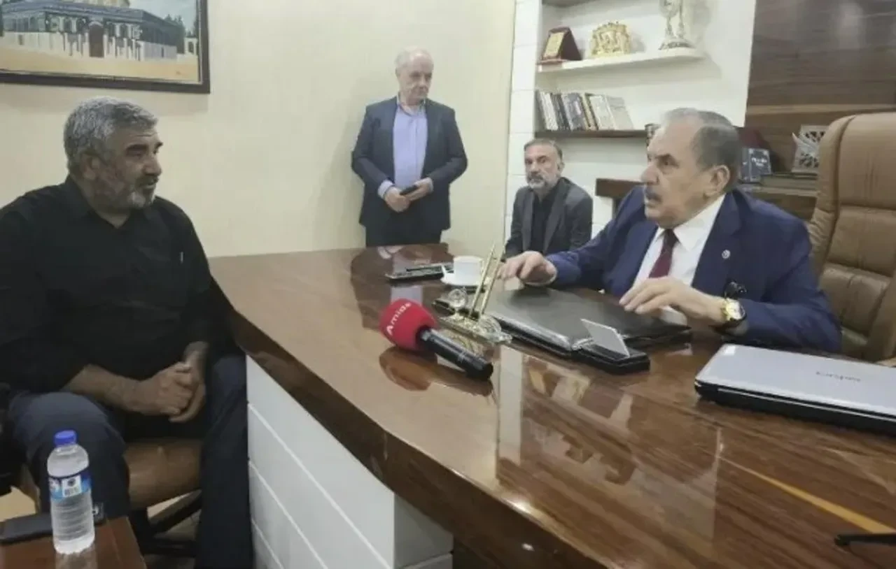 AK Partili Ensarioğlu'ndan yoksul öğrencilere istismar iddiası! İspatlarım dedi, üniversite adı verdi