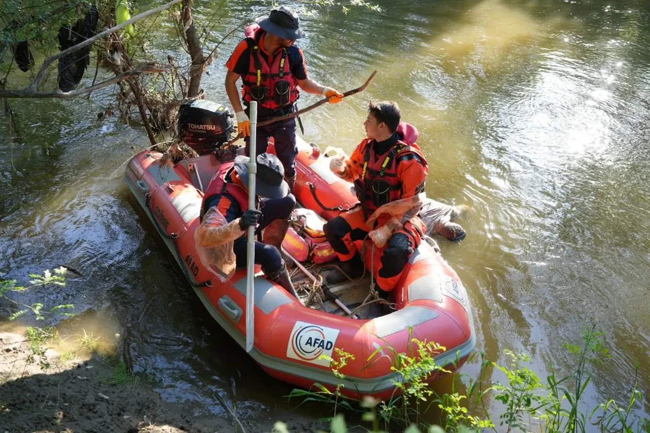 Edirne'de 4 gündür aranan 2 kişinin cansız bedeni Tunca Nehri'nde bulundu