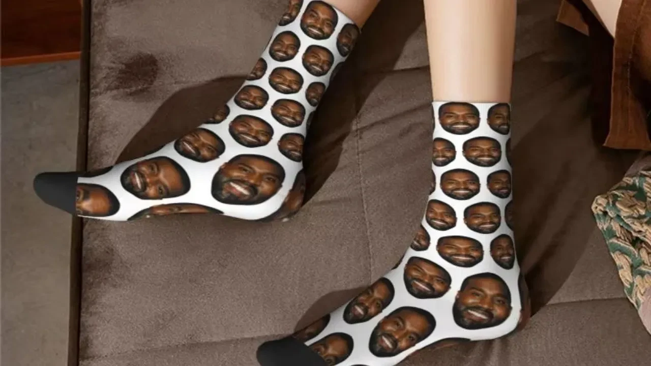 Kanye West ürünlerine İstanbul’da büyük ilgi! 2,5 kilometrelik kuyruk oluştu