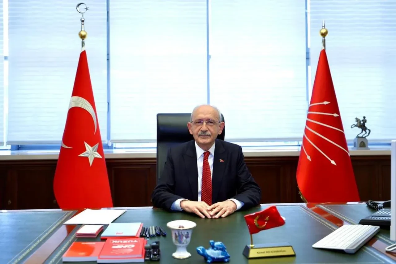 CHP lideri Kemal Kılıçdaroğlu'ndan Özgür Özel ve destekçilerine sert sözler! "FETÖ ajanları ve hırsızlardan arınacağız"