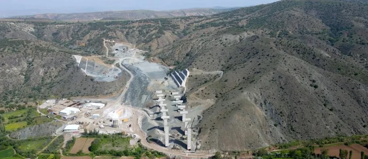 Mersin-Adana-Osmaniye-Gaziantep Hızlı Tren Hattı’nda çalışmalar devam ediyor