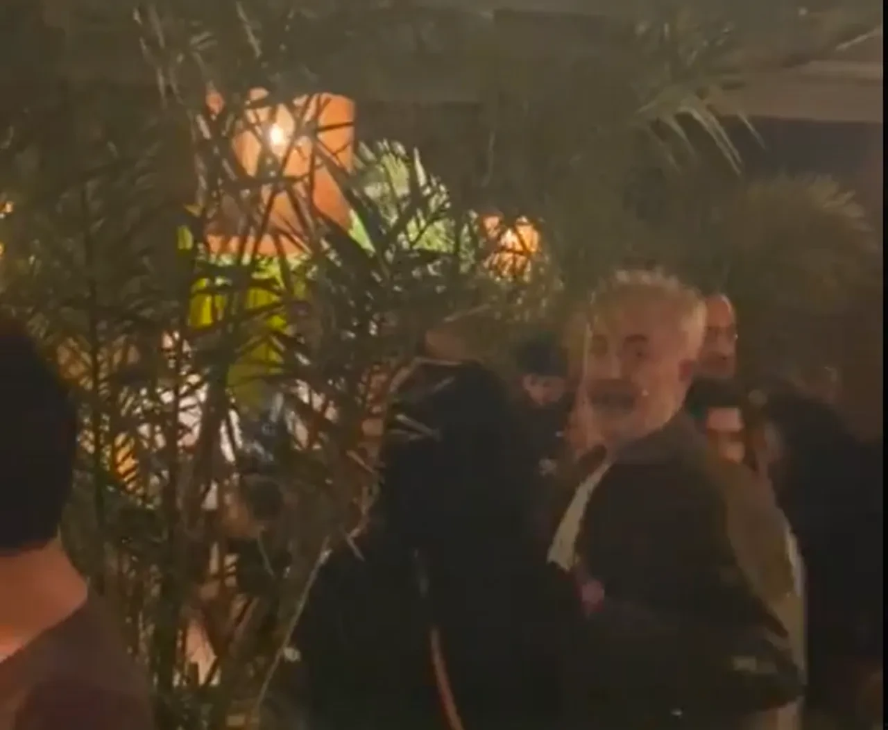 Ozan Güven'e Kadıköy'de protesto şoku! Kadınların tepkisi sonrası mekandan apar topar ayrıldı