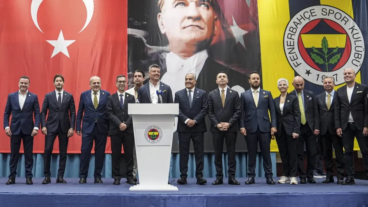 Sadettin Saran bayramlaşma töreninde konuştu! "Bir yere gitmiyorum"