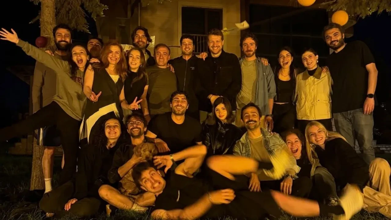 Taşacak Bu Deniz dizisinde bomba aşk iddiası! Fester Abdü ve Burcu Cavrar sevgili mi?