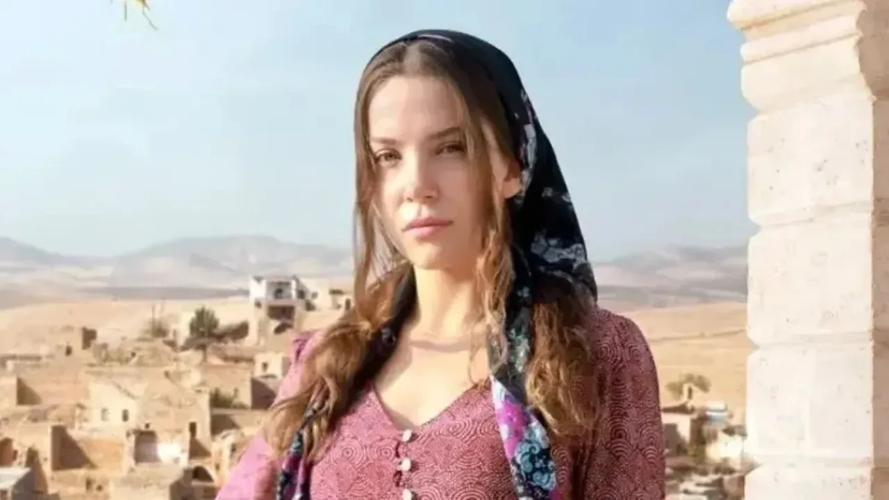 Yaren Güldiken Uzak Şehir 3 sezon oyuncu kadrosunda! Başarılı oyuncu Pakize rolüyle ekranlarda olacak!