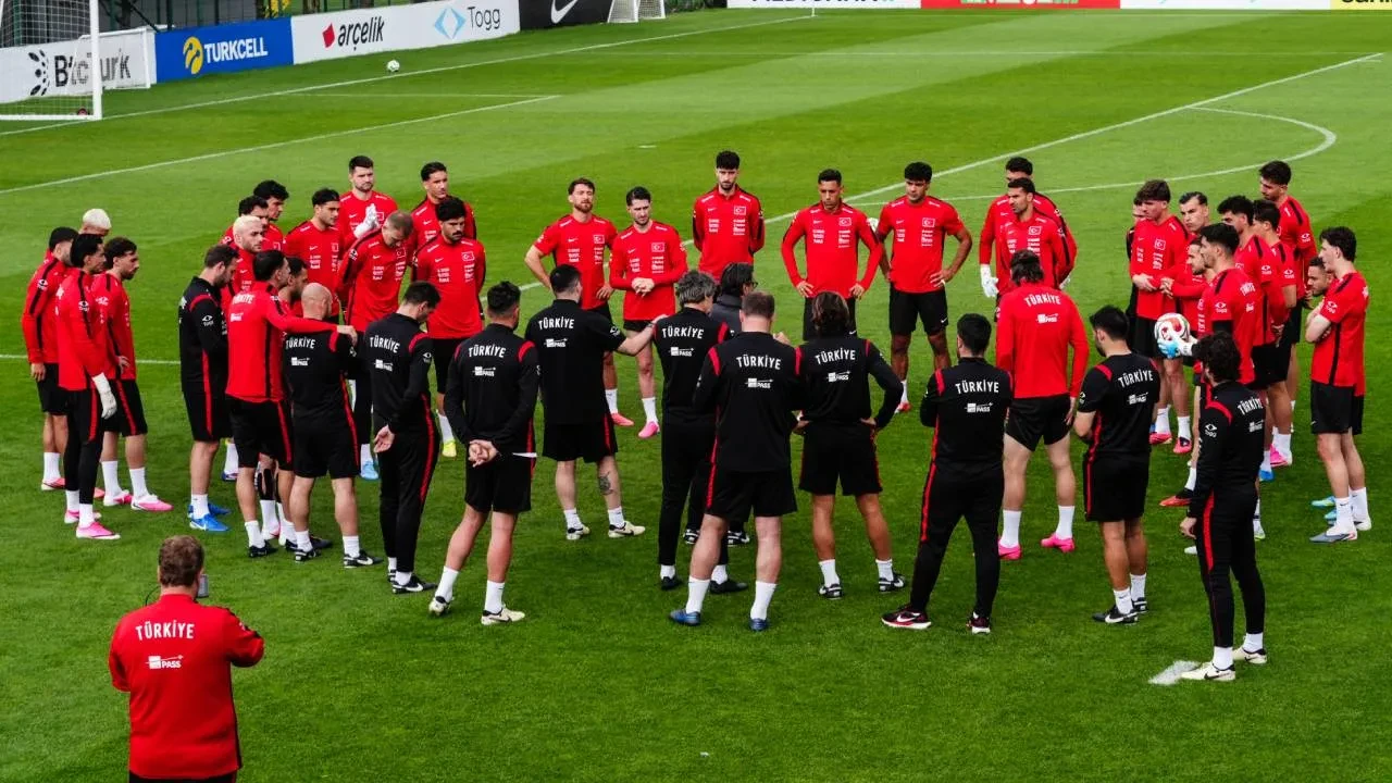 A Milli Takım'da Kerem Aktürkoğlu ve Hakan Çalhanoğlu müjdesi! Sakatlıkların ardından Montella'yı sevindiren gelişme