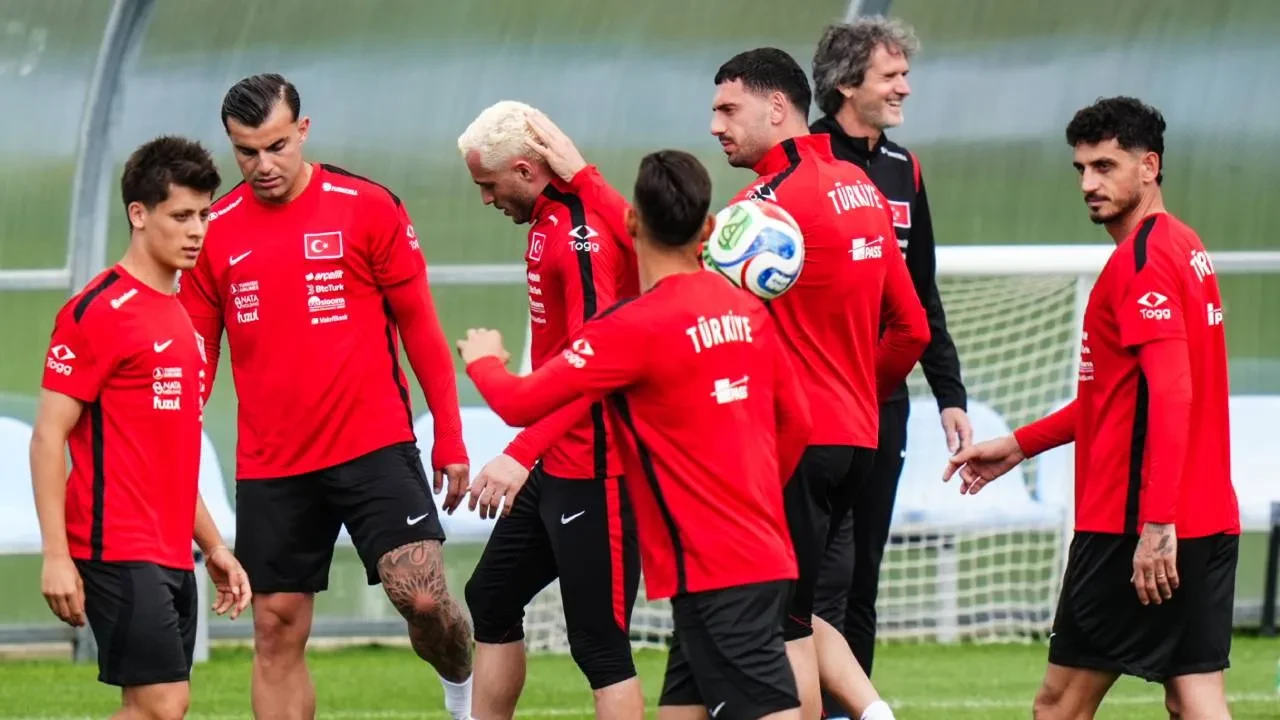 A Milli Takım'da Kerem Aktürkoğlu ve Hakan Çalhanoğlu müjdesi! Sakatlıkların ardından Montella'yı sevindiren gelişme