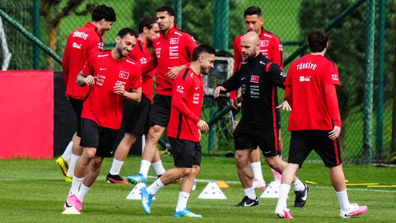 A Milli Takım'da Kerem Aktürkoğlu ve Hakan Çalhanoğlu müjdesi! Sakatlıkların ardından Montella'yı sevindiren gelişme