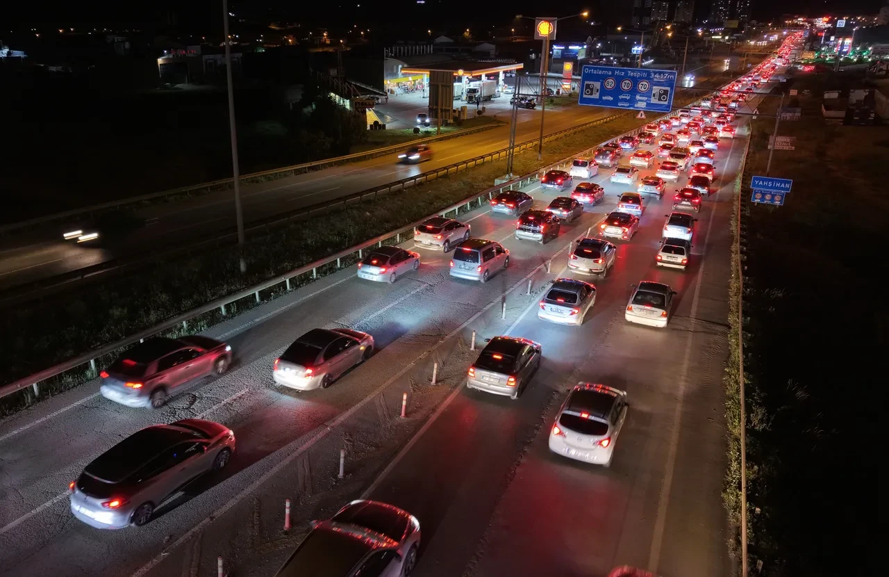 Bayram dönüşü yolların son durumu ne trafik ne durumda?