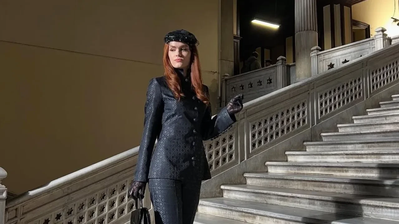 Burcu Cavrar kimdir? Burcu Cavrar kaç yaşında, nereli? Burcu Cavrar hangi dizilerde oynadı?