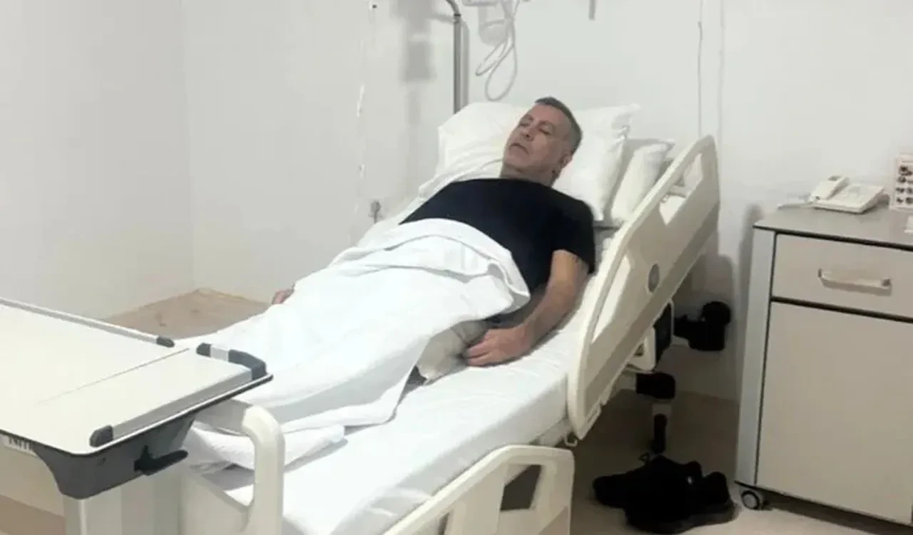 Haluk Levent sahne aldığı sırada aniden fenalaştı! Tokat konserinde korkutan anlar