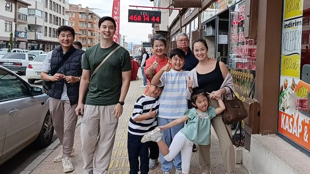 Haritada dikkatini çekti! Filipinler'den ailesiyle Yozgat Çekerek'e geldi