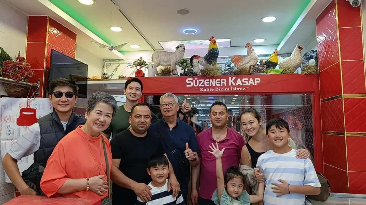 Haritada dikkatini çekti! Filipinler'den ailesiyle Yozgat Çekerek'e geldi