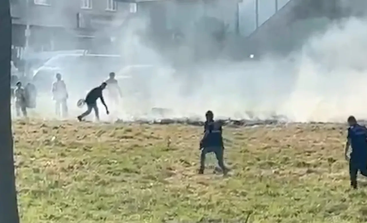 İstanbul'da mangal yangını: Kuru otlar bir anda tutuştu