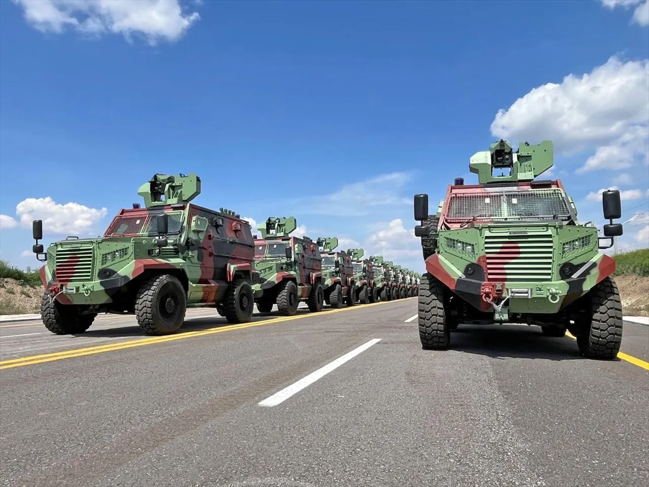 Mehmetçiğe yeni nesil güç: HIZIR 4x4'te ilk teslimat tamamlandı