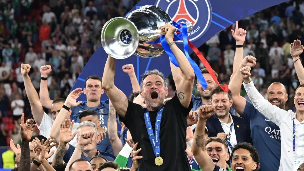 Şampiyonlar Ligi şampiyonu PSG'de teknik direktör Luis Enrique konuştu! "Bir rüyanın içinde gibiyim, çok mutluyum"