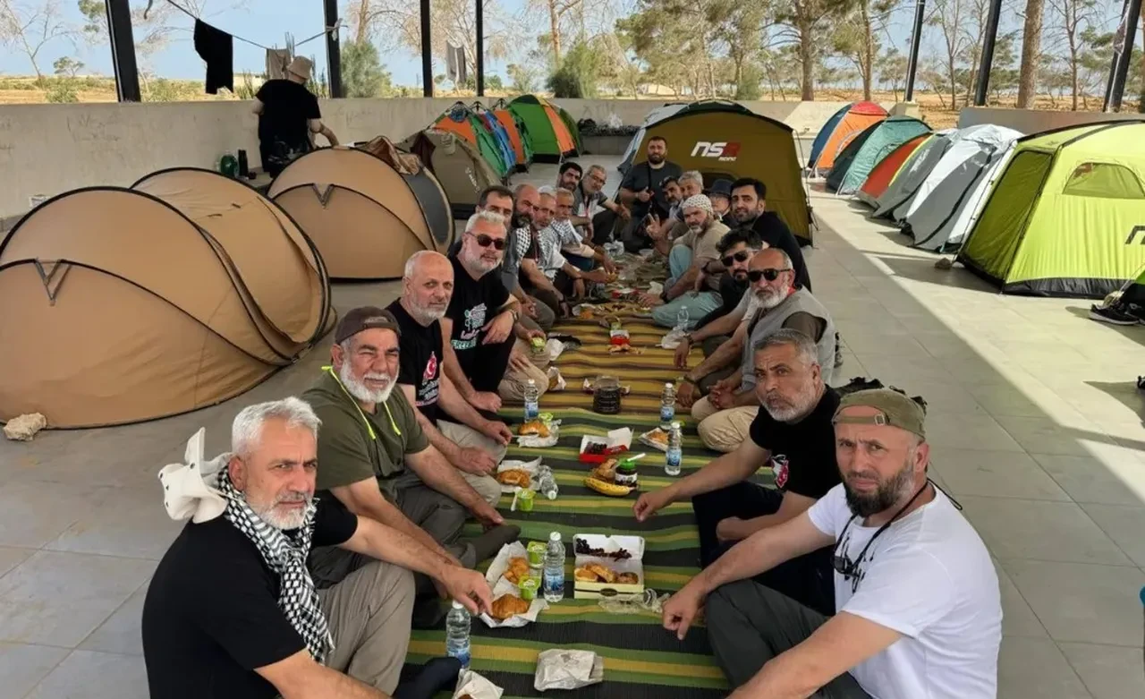 Sumud Filosu harekete geçti, taktik değiştirecekler! Binlerce kişi Gazze'ye karadan girecek