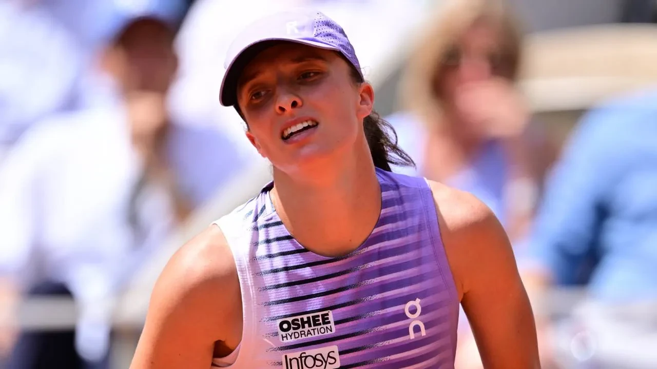 Swiatek ve Bencic, Roland Garros'a veda etti