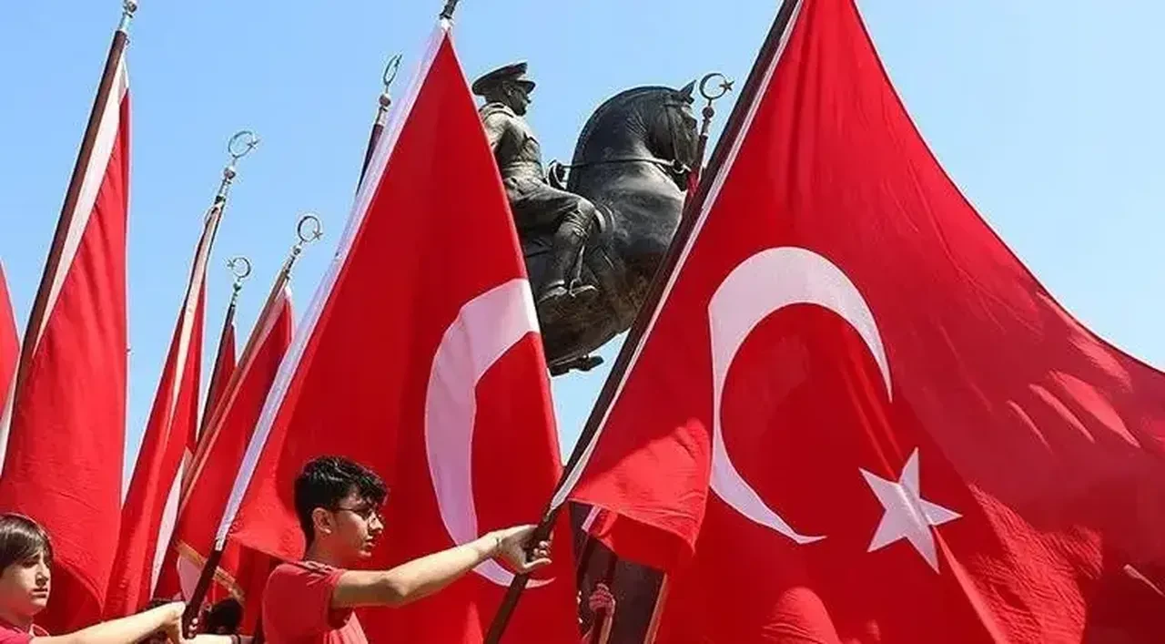 19 Mayıs hangi güne denk geliyor resmi tatil mi?