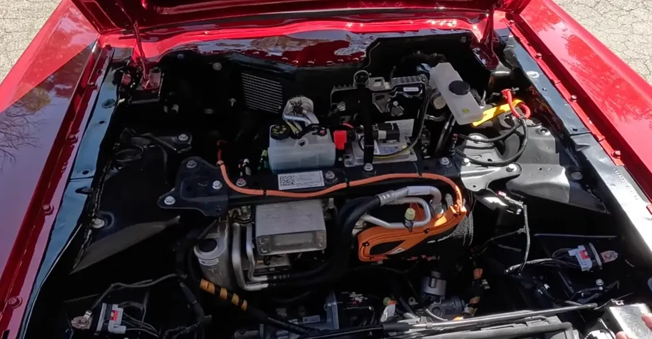 1966 Ford Mustang’e Tesla kalbi: Otonom sürüş bile var