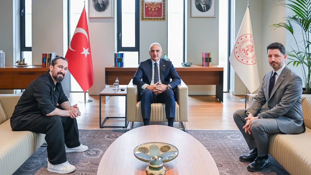 Barış Manço’nun izinde anlamlı görüşme! Bakan Ersoy Doğukan Manço ile bir araya geldi