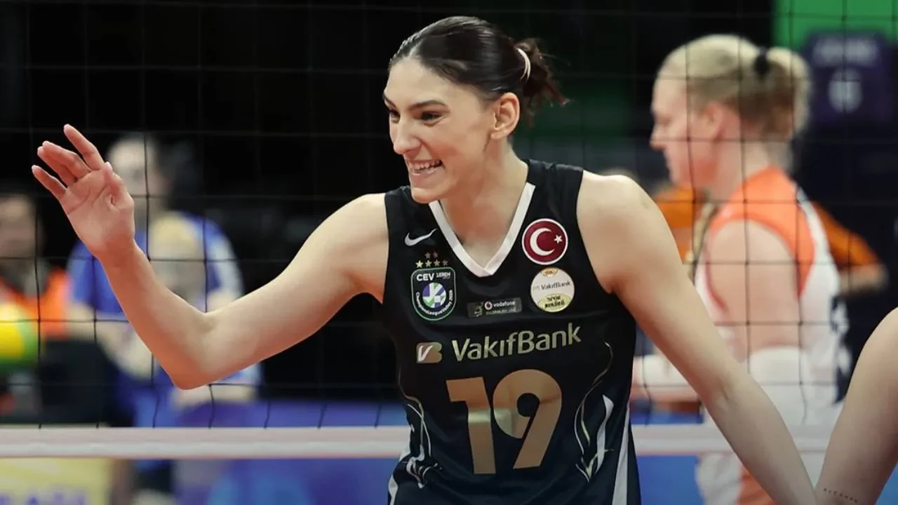 CEV Şampiyonlar Ligi'nde şampiyon VakıfBank! Sarı-siyahlılar, Türk finalinde Eczacıbaşı'nı yendi