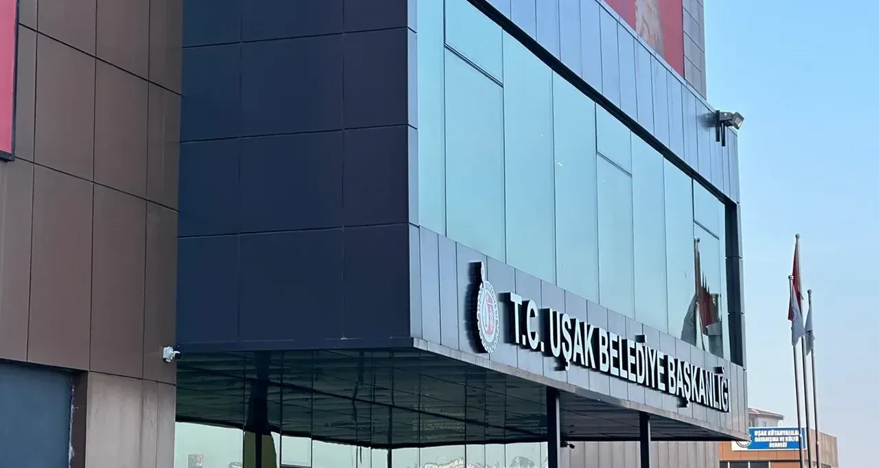 CHP'li Özkan Yalım'ın avukat kızından şoke eden talimat! 'Telefonları kırıp atın'