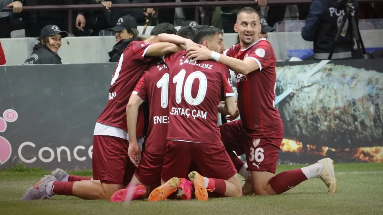 Elazığspor, play-off'ta adını finale yazdırdı! Elazığ ekibi, Adana 01 FK'yi eledi