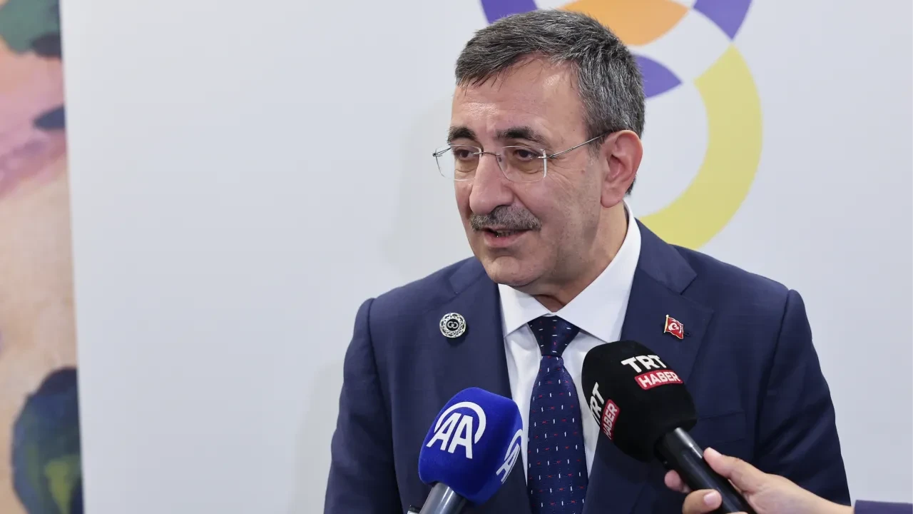 Erivan'da kritik zirve! Cevdet Yılmaz duyurdu: Ani Köprüsü için restorasyon imzaları atıldı