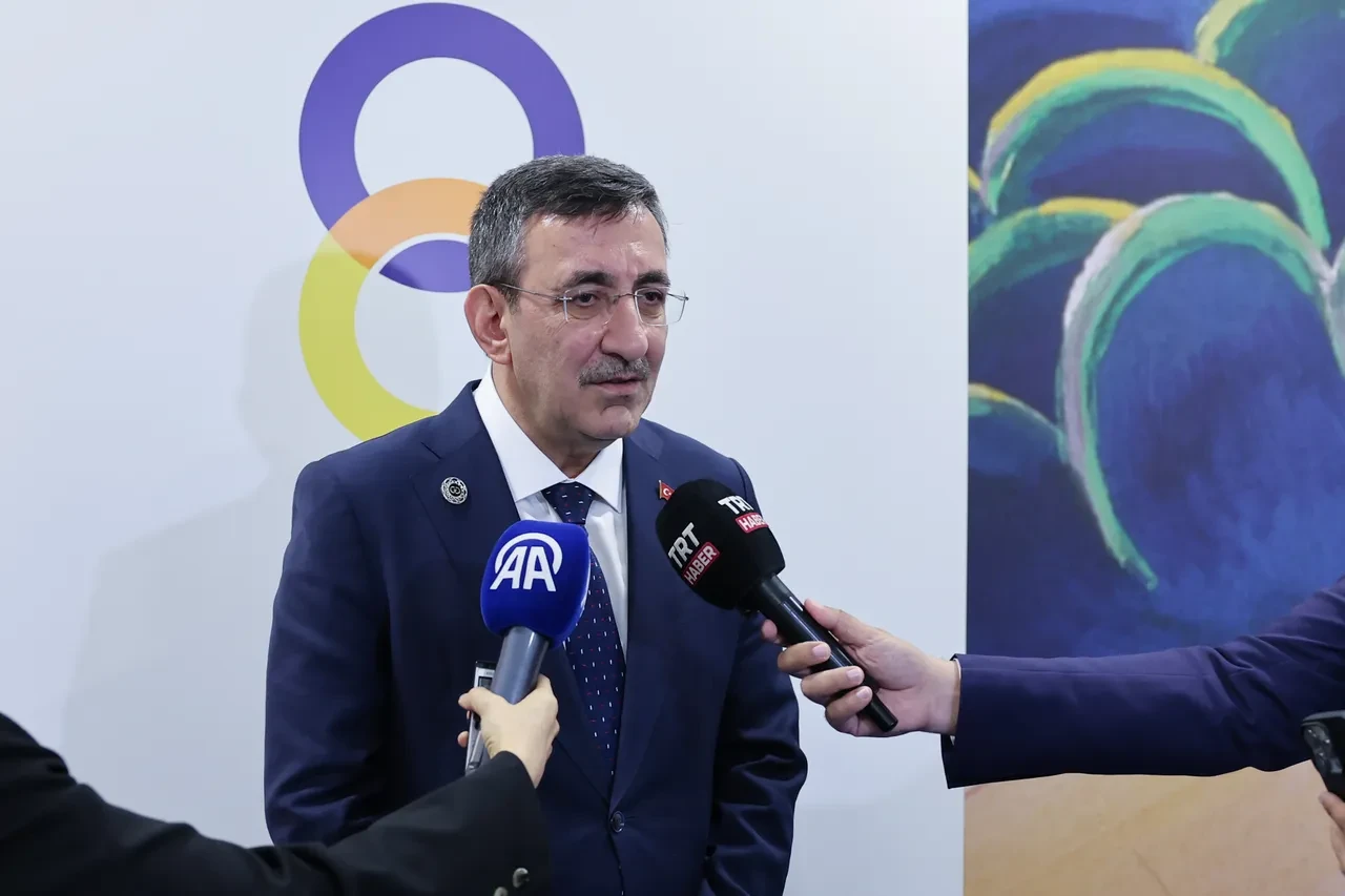 Erivan'da kritik zirve! Cevdet Yılmaz duyurdu: Ani Köprüsü için restorasyon imzaları atıldı