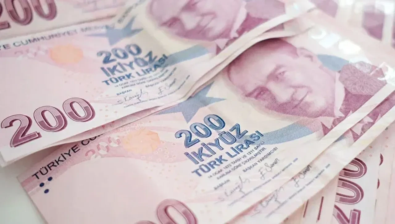 Faizsiz evlilik kredisi kimlere veriliyor şartları neler? 2 yıl geri ödemesiz faizsiz evlilik kredisi yaş sınırı