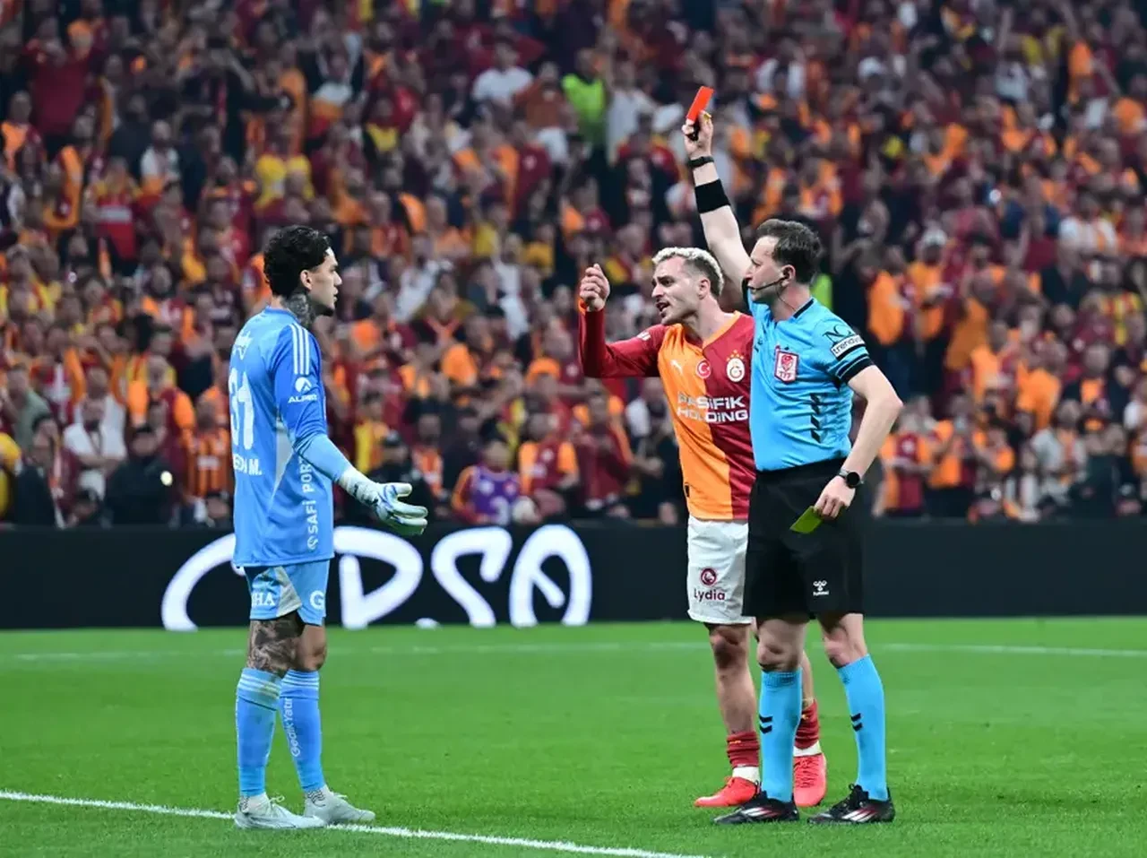 Fenerbahçe'de Ederson ile yollar ayrılıyor! Yönetim kararını verdi: İşte ayrılığın perde arkası