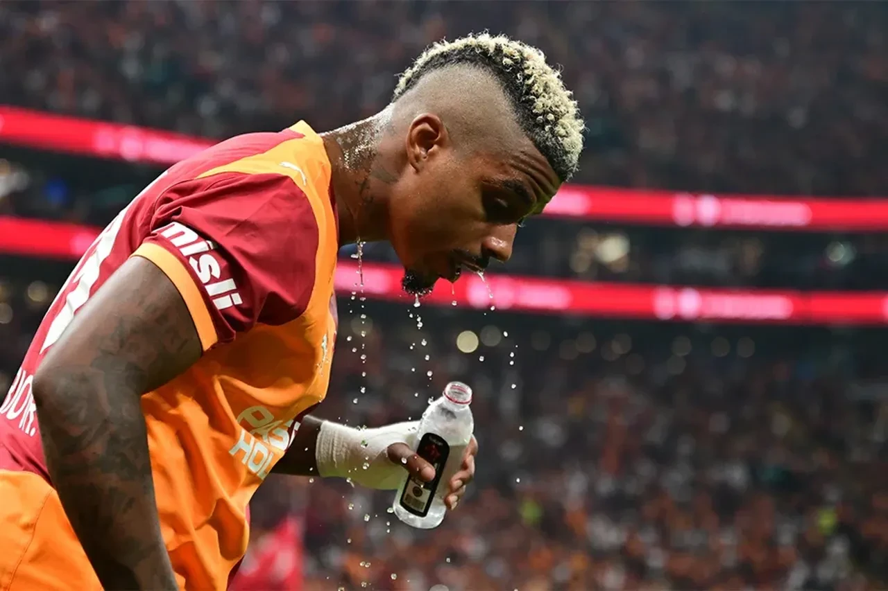 Galatasaray'da iç transfer tamam! Yıldız orta sahanın sözleşmesi uzadı