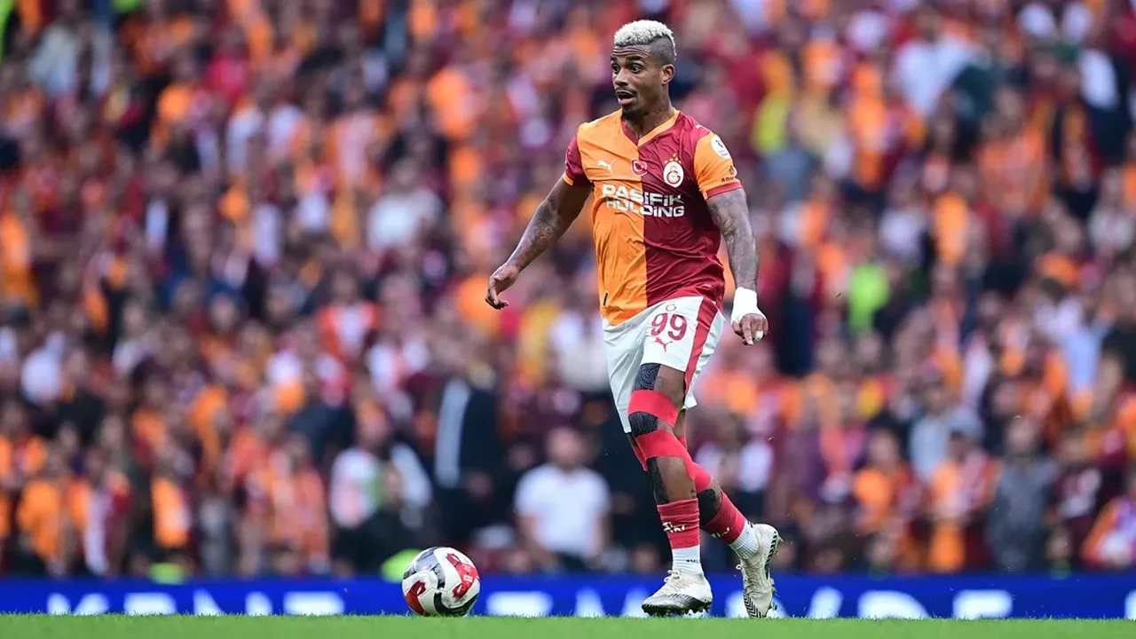 Galatasaray'da iç transfer tamam! Yıldız orta sahanın sözleşmesi uzadı
