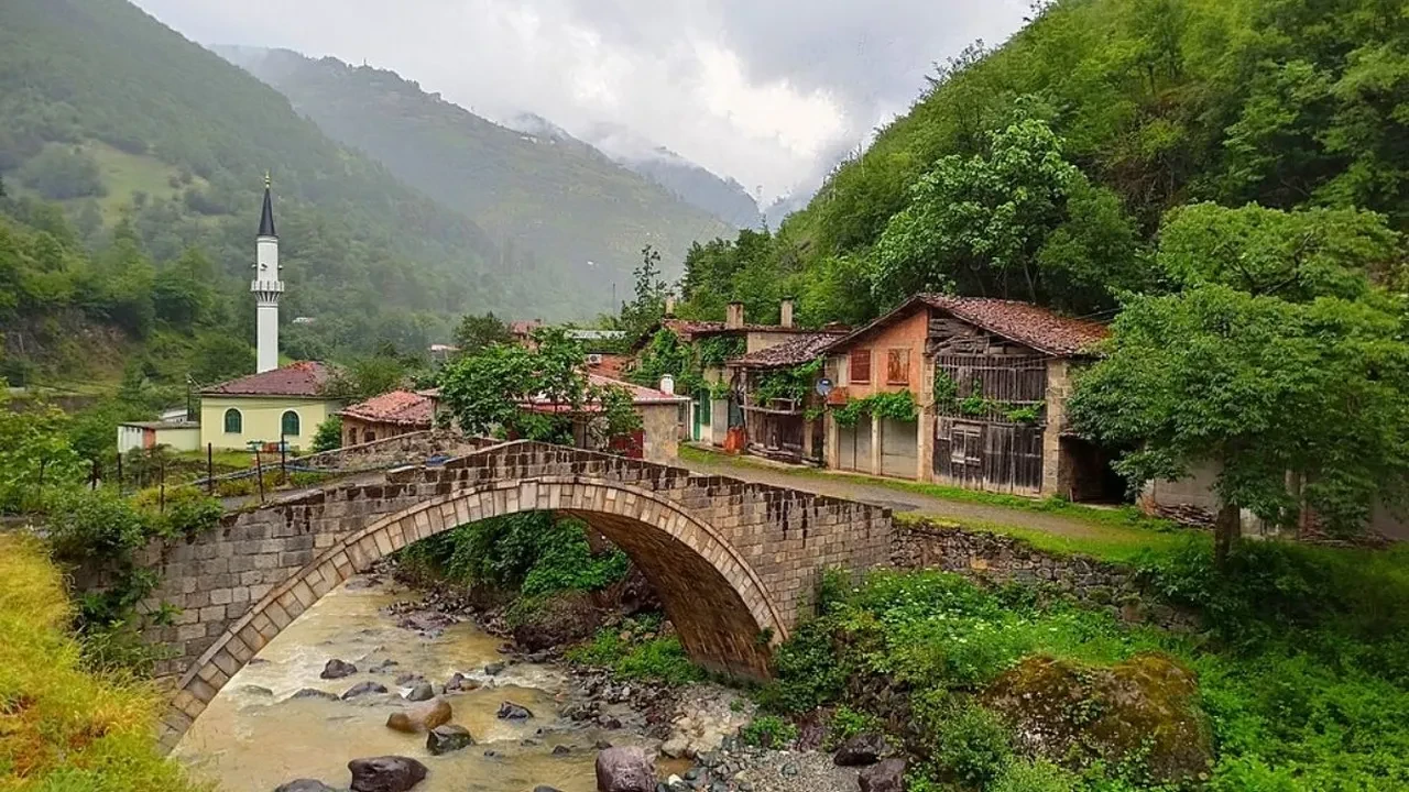 Taşacak Bu Deniz’e yeni rakip! Sevdamı Sakla Karadeniz dizisi bomba gibi geliyor