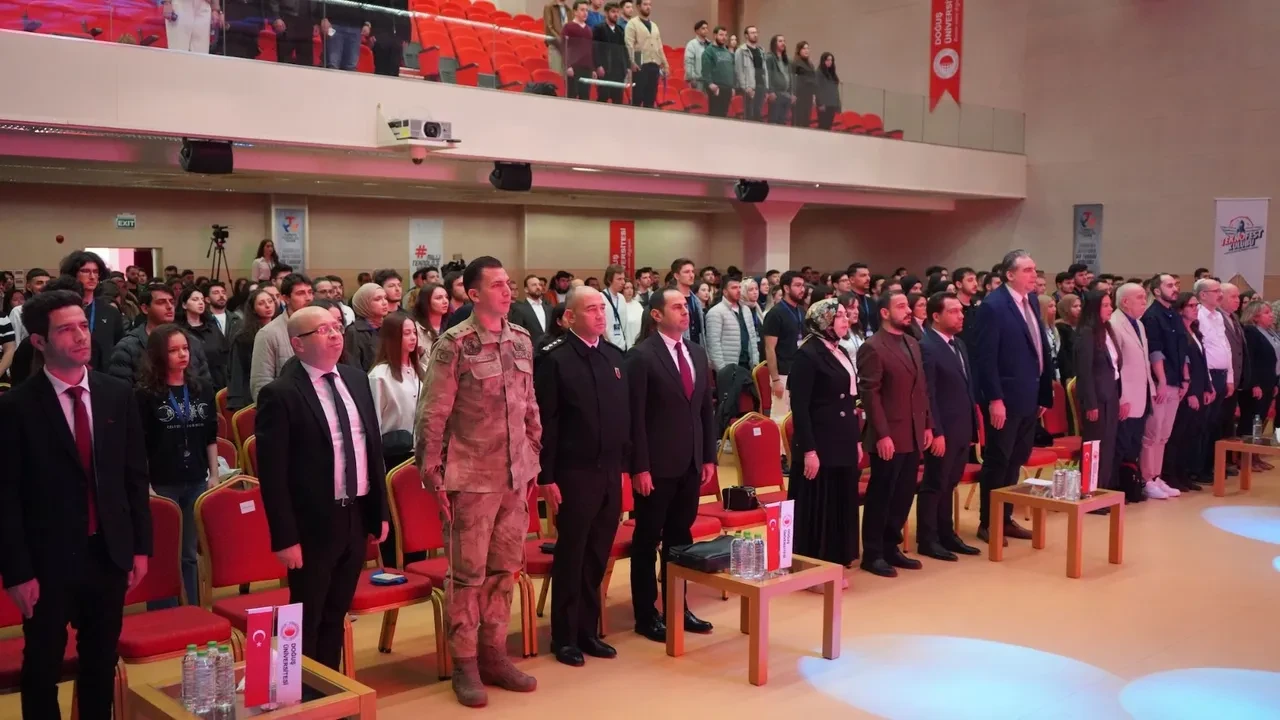 Türkiye’nin uzay ve havacılık vizyonu kampüste: Gençler Milli Teknoloji Zirvesi’nde buluştu