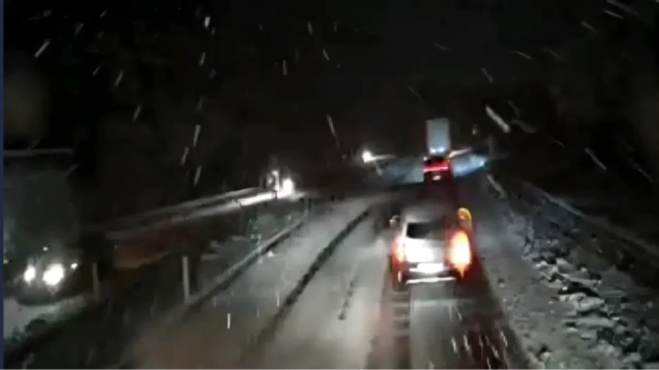 Ulaştırma Bakanlığı’ndan kritik kar önlemi: 3 yol tır trafiğine kapatıldı