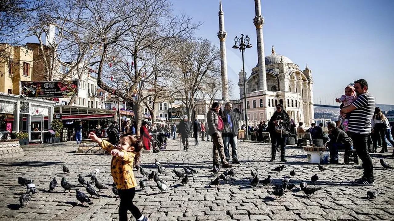AKOM tarih verdi! İstanbul yaz modunu açıyor: Sıcaklık 30 dereceye kadar çıkacak 