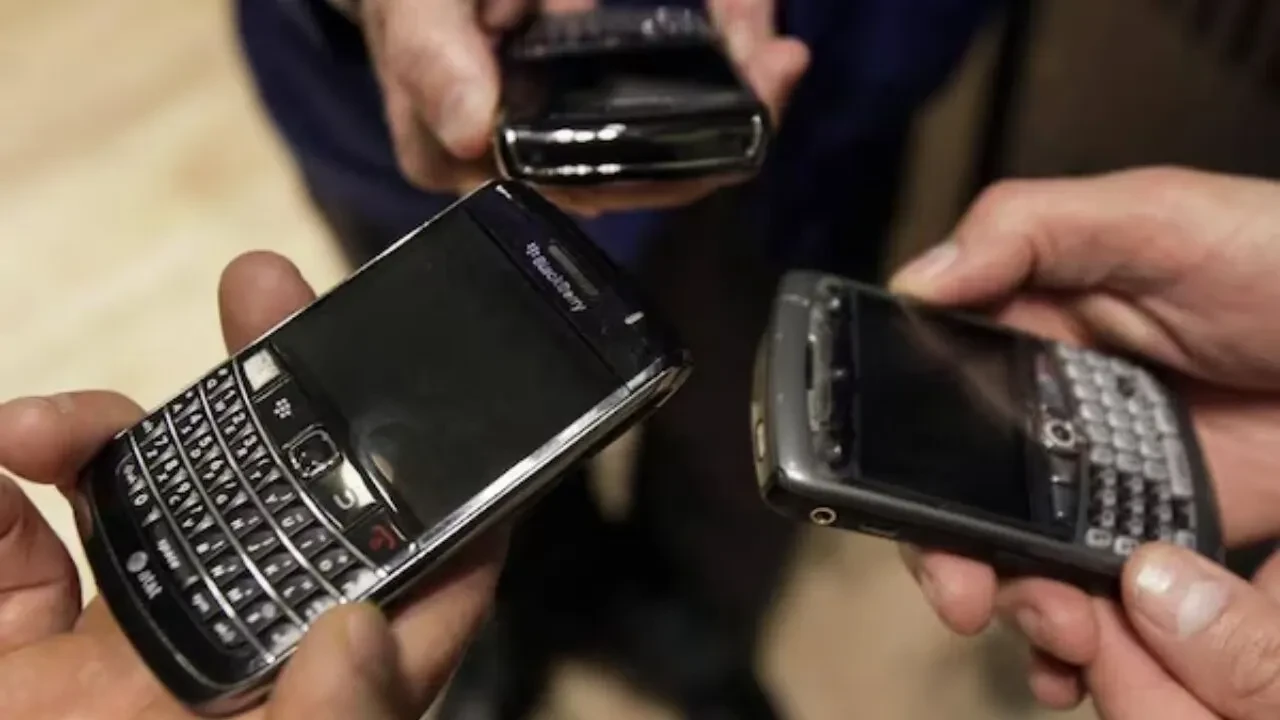 BlackBerry küllerinden doğdu: Artık direksiyonun arkasında