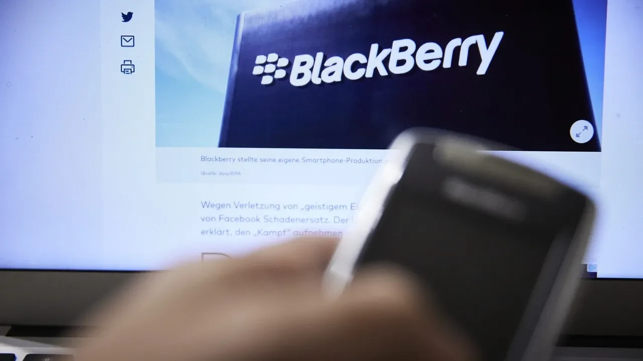 BlackBerry küllerinden doğdu: Artık direksiyonun arkasında