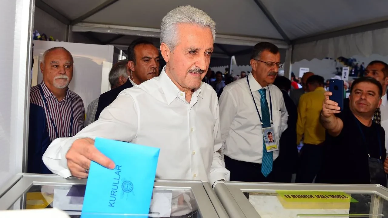 Fenerbahçe'de Aziz Yıldırım gelişmesi! "Başkan ol" baskısı başladı