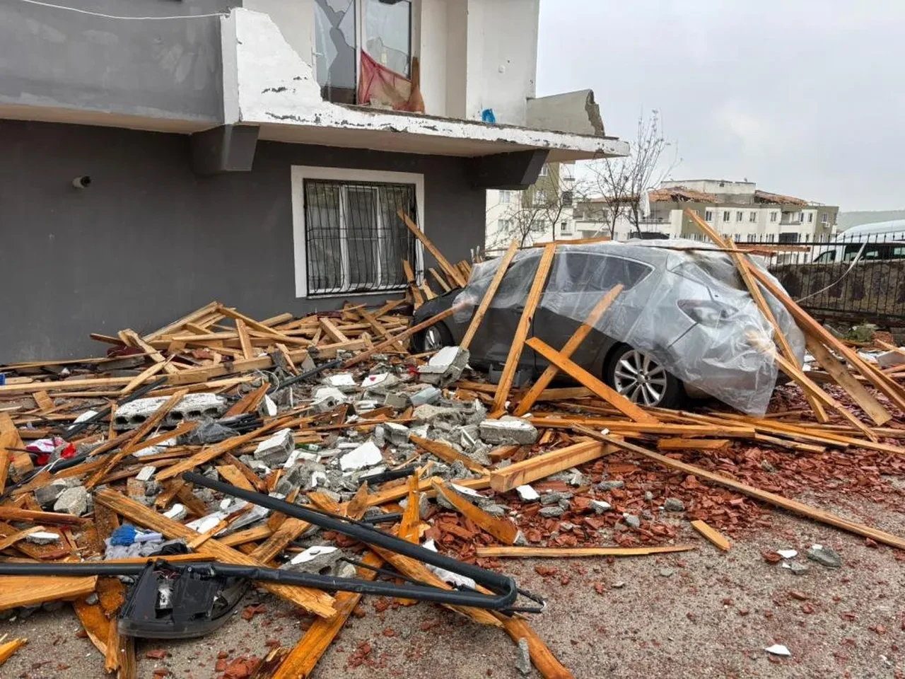 Gaziantep'te "süper hücre" soku! Fırtınadan geriye kaos kaldı: "Sanki ikinci bir deprem yaşadık"