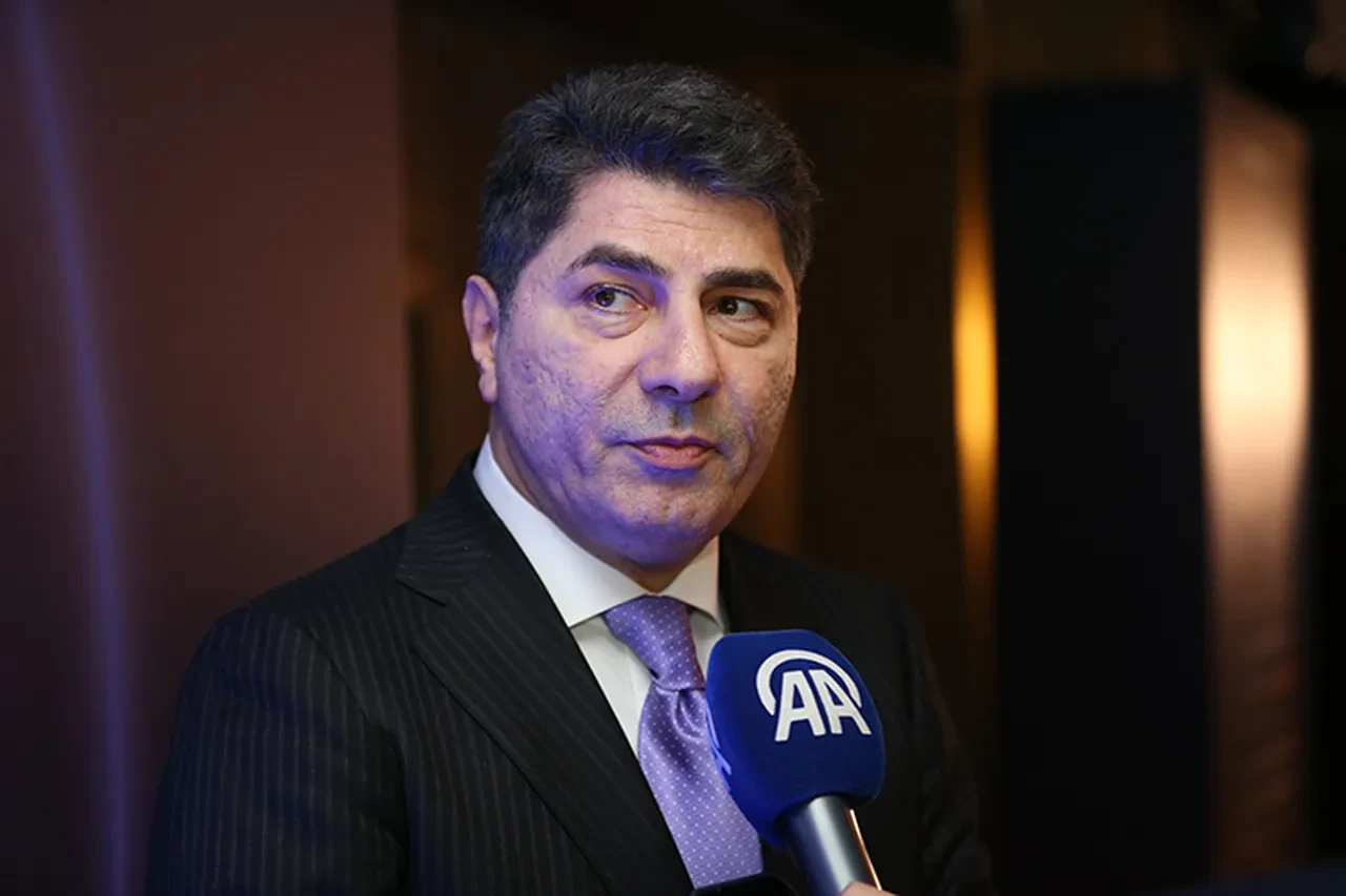 Hakan Safi adaylığını resmen duyurdu! Fenerbahçe'de başkanlık seçimi yaklaşıyor