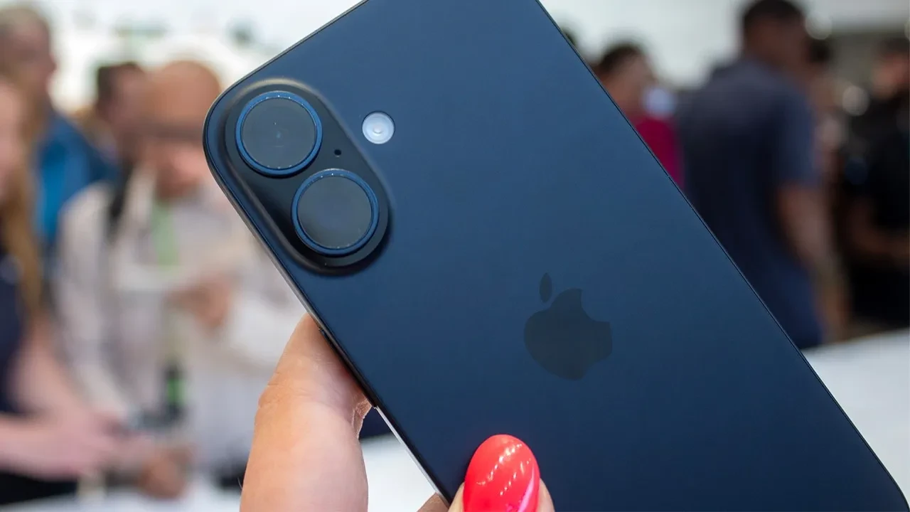 iPhone fiyatları 200 bin TL'ye merdiven dayadı: iPhone 17, AirPods ve diğer ürünlere zam