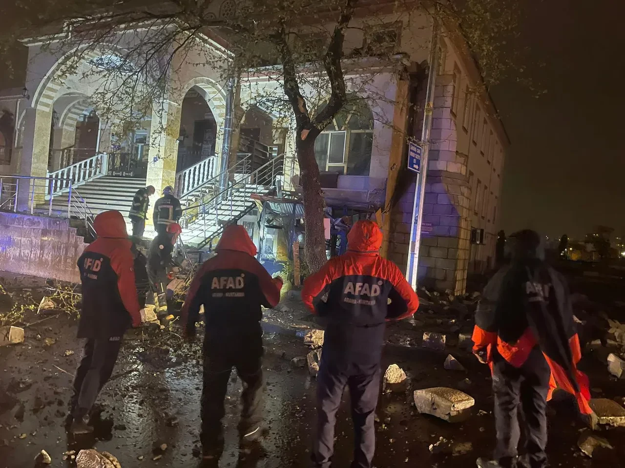 Meteoroloji uyardı, AFAD teyakkuza geçti! Vatandaşlara SMS gönderiliyor: Binlerce personel sahada