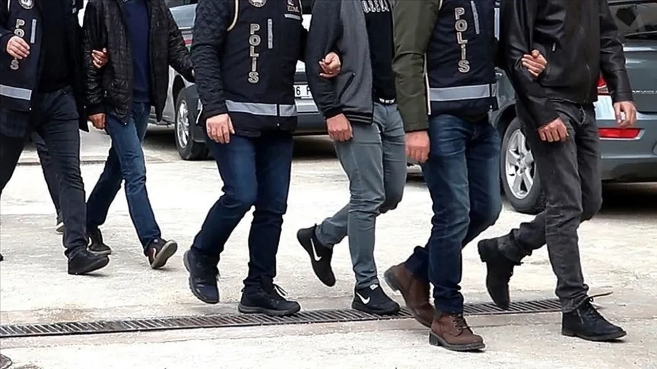 Telefon dolandırıcılarına 13 ilde operasyon: 1 milyar TL'lik mal varlığına el konuldu