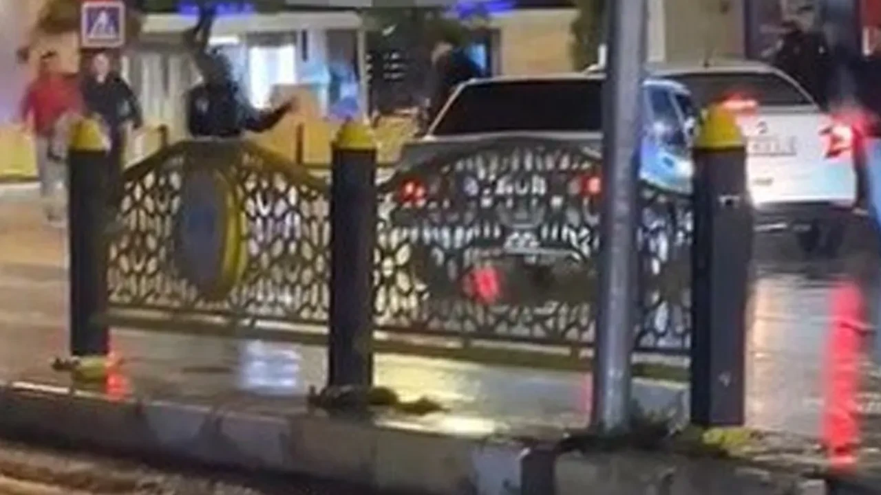 Trafik magandasının drifti ortalığı birbirine kattı! O anlar kamerada